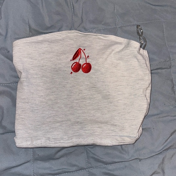White tube top with cherries - Picture 1 of 1